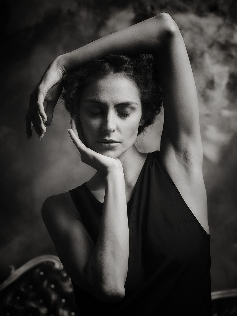 Porträt einer nachdenklichen Frau